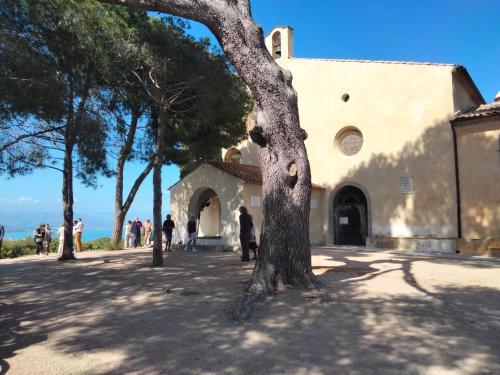 10mm a pied des plages, appartement olympe climatise