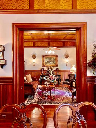 Hogan House Bed and Breakfast at Rose Hill - image 4