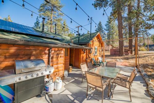 Pine Forest Cabin - image 9