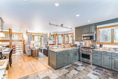 The Tomboy Townhome photo 4