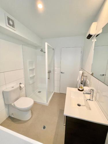One-Bedroom Apartment image 10