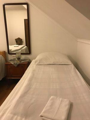 1 double bed, 1 twin bed