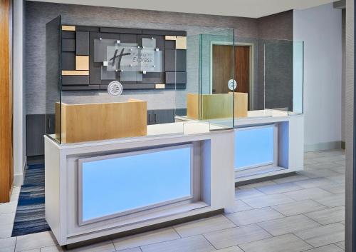 Holiday Inn Express & Suites Windsor East - Lakeshore, an IHG Hotel