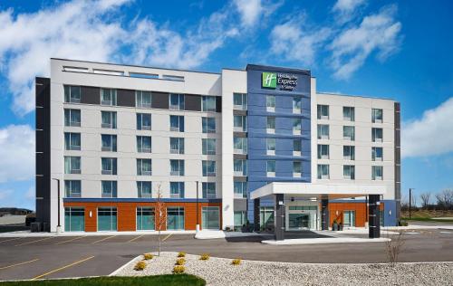 Holiday Inn Express & Suites Windsor East - Lakeshore, an IHG Hotel