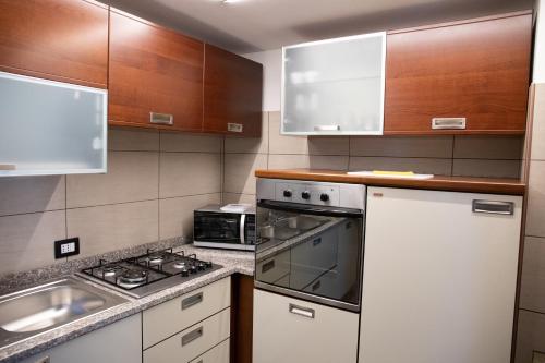 virtuve, DolomitiBel Chalet in Tambre