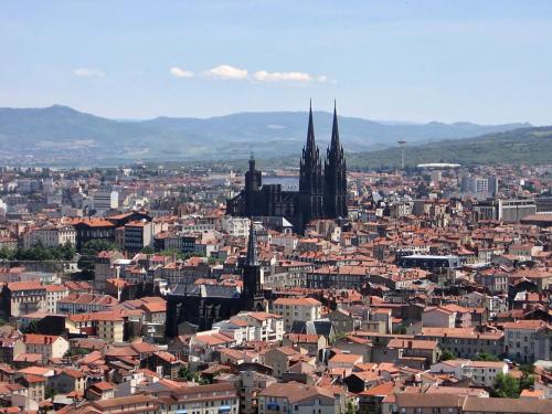 DORMIR À CLERMONT-FERRAND - 1ER MAI - 전망