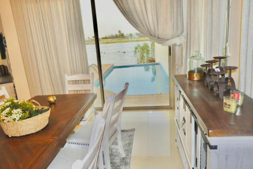 Amwaj Resort For Families Only Dhahran
