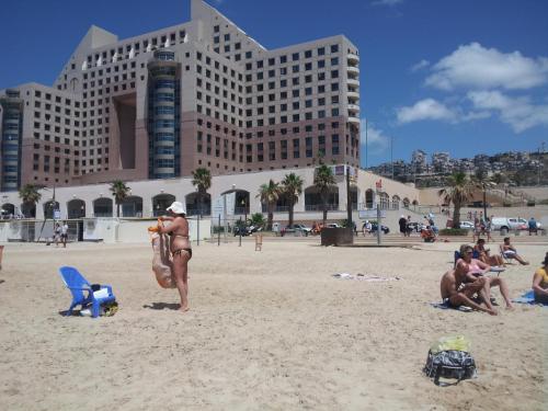 Praia, Marom Apartments Hof Hacarmel in Carmel Beach Front