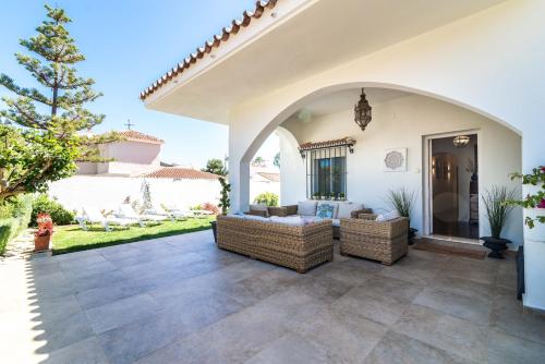 N&A Velázquez 5BDR Independent Villa - image 3