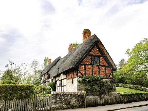 Globe Cottage - image 13