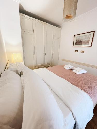 Apartment with Balcony image 10