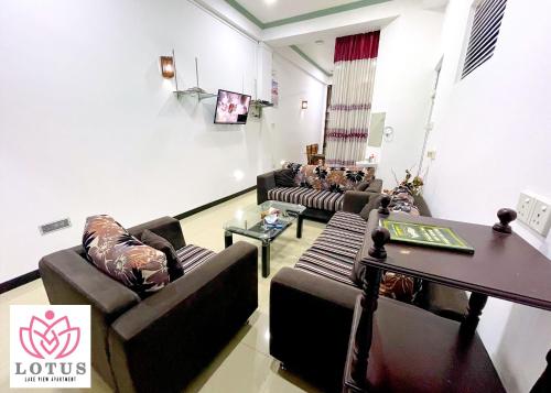 Lotus Lake View Apartment