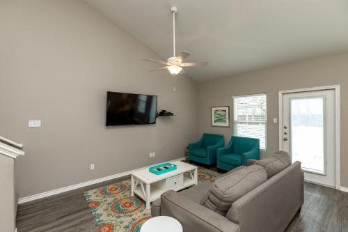 Nemo Cay Resort D146K Poolside by Padre Escapes - image 11