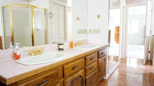 Private 4 Bedroom Vacation Home in Waterville Valley Resort - image 8