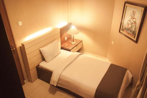 Travellers Suites Serviced Apartments - image 3