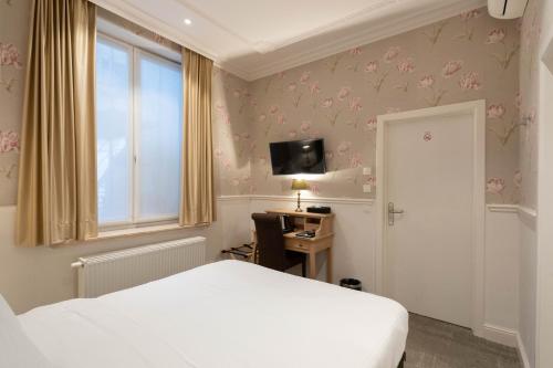 Budget Double Room image 8