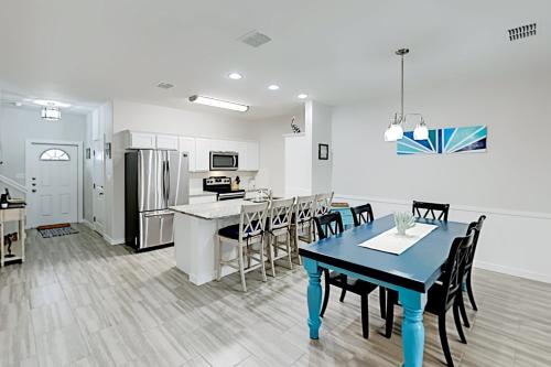 Kia Ora Casita - Pool & Waterslide - Walk to Beach townhouse - image 8