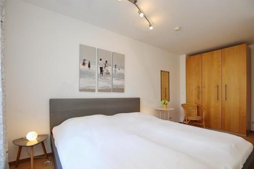 Apartment with Balcony image 9