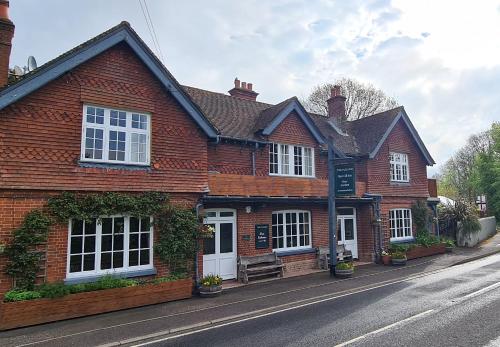 The Plough Itchen Abbas - Accommodation - Winchester