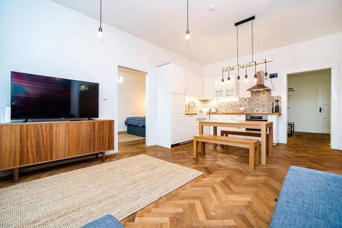 Elegant, modern, 2-bed flat by Museum of Prague