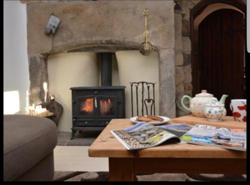 Greave farmhouse 3-Bed Cottage in Todmorden