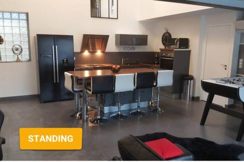 Loft 5* Centre, terras. park babyfoot clim vélos gîte à louer Montélimar