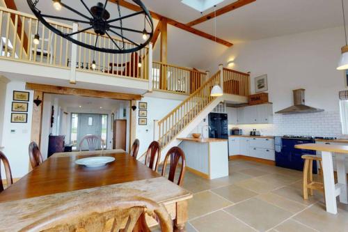 Picturesque holiday home countryside views near Witney