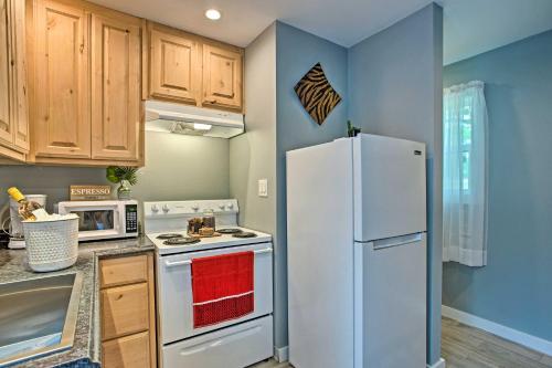 Couples Retreat In Canton with Patio and Yard! - image 4
