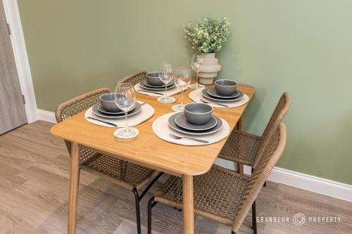 Facilities, HIDEAWAY by BOURNECOAST - A Stylish Apartment with a Balcony, SEA GLIMPSES and Parking - Just 10 Min in East Southbourne and Tuckton