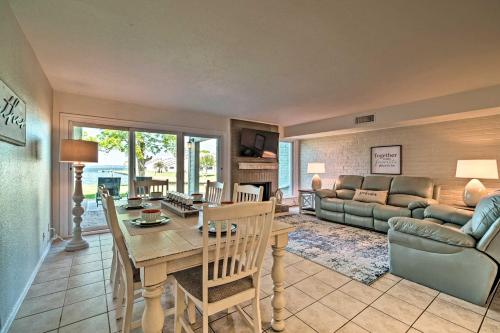 Relaxing Escape on Lake Livingston with Patio! - image 2