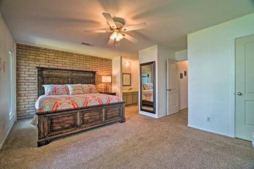 Relaxing Escape on Lake Livingston with Patio! - image 8