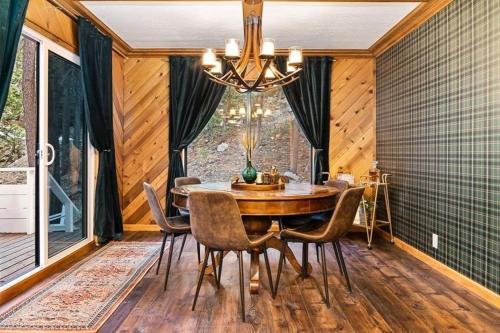 Serene Blue Jay Getaway - Hot Tub & Outdoor Living home - image 2