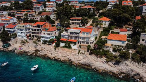  Albert Apartments in 20273 Zavalatica