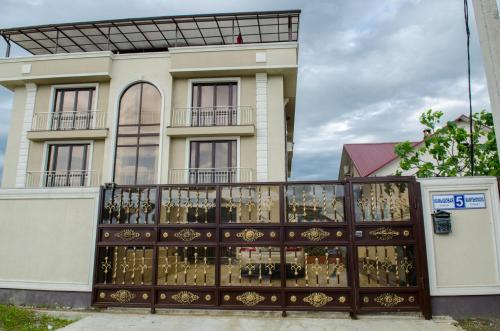Mirniy Aparthotel - image 5