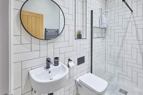 Anchors Apartment image 4