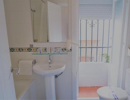 Hostal La Calzada - image 2