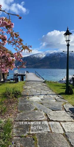 Leikanger Fjordhotel - image 10