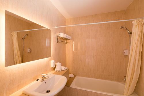 Apartamentos Vistamar I - MC Apartamentos Ibiza - image 2