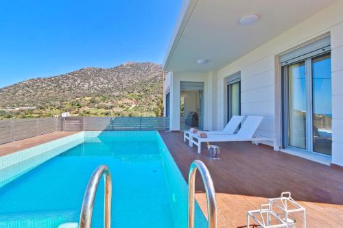Villa with Private Pool image 4