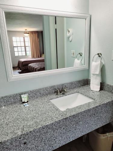Best Price Motel & Suites - 화장실