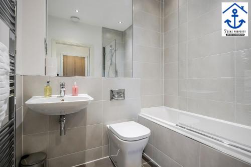 Luxury Apartment Maidenhead w Parking and Balcony