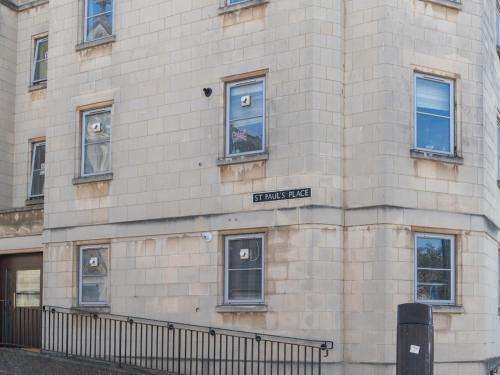 Bright modern one bed apartment - Bath city centre - Pass the Keys 2