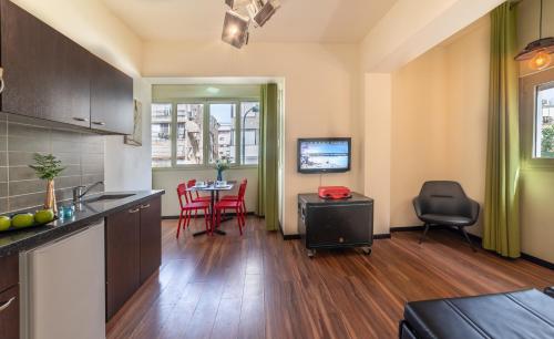 2 bedrooms, 3 beds