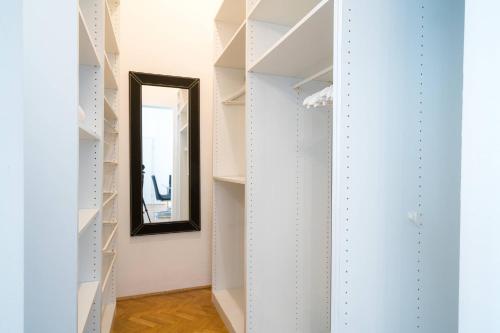 Vienna Residence, Volkstheater - Parliament, Vienna (foto 9)