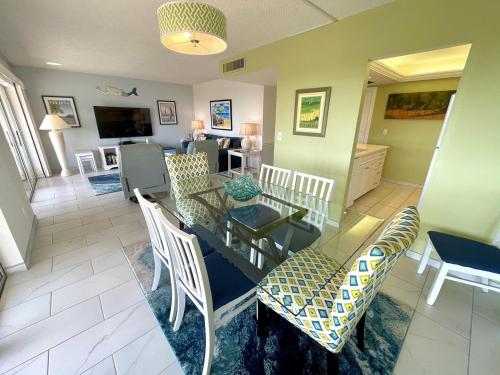 Sanibel Siesta On The Beach Unit 210 Condo - image 5