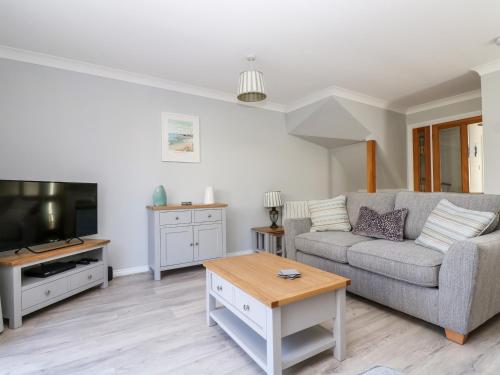 Bramble Cottage - image 12