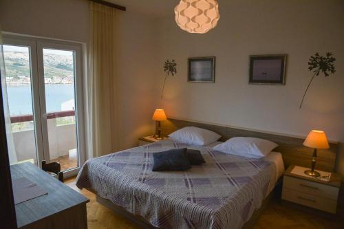 Apartments by the sea Pag - 532