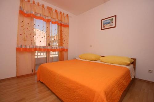 Two-Bedroom Apartment with Terrace and Sea View image 1