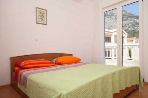 Two-Bedroom Apartment with Terrace and Sea View image 2