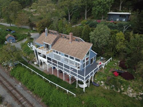 外部景觀, Spectacular home with a amazing ocean - river view in 密斯提克市中心
